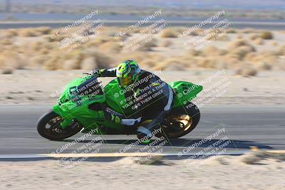 media/Jan-10-2025-CVMA Friday Practice (Fri) [[489e0da257]]/Group 4 and Trackday/Session 2 (Turn 4 Inside)/